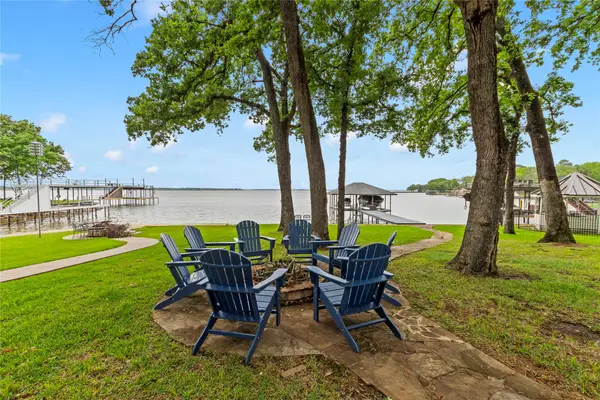 158 Deer Island Road, Mabank, TX 75156