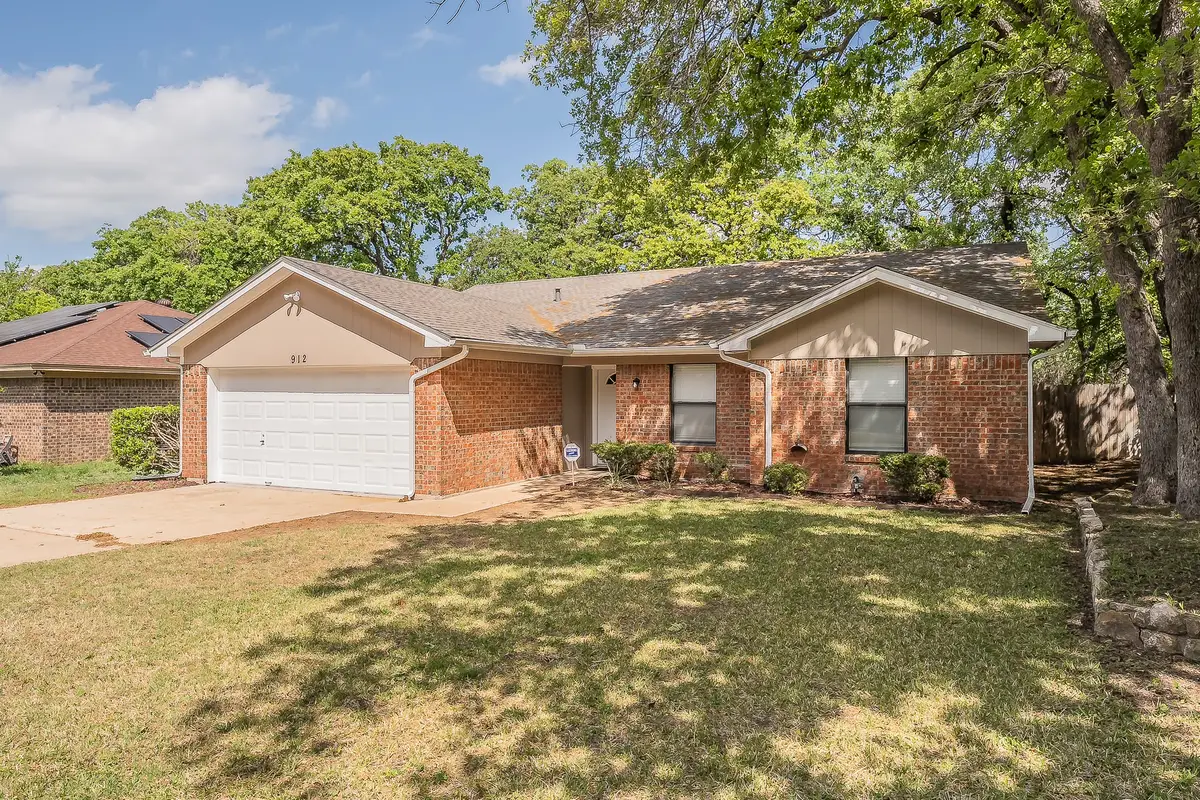 912 Red Oak Street, Azle, TX 76020 - #1