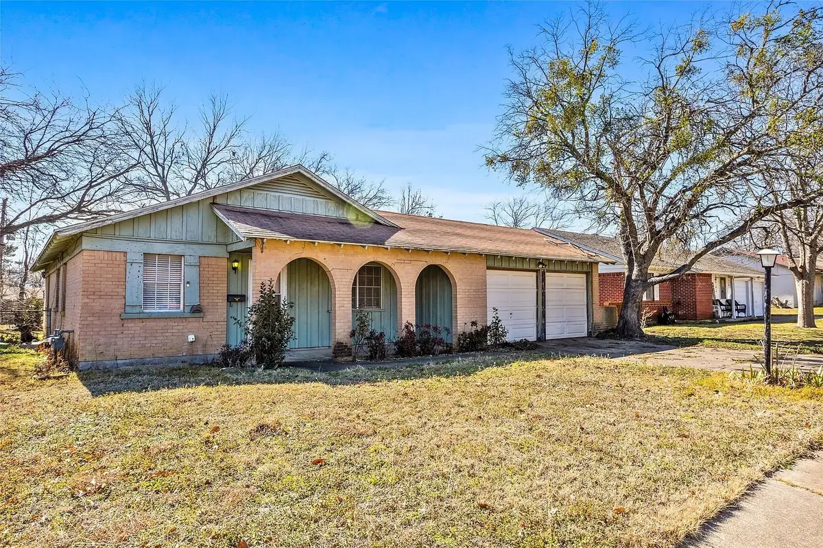 724 E Mustang Street, Crowley, TX 76036 - #1