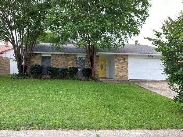 304 Long Canyon Drive, Mesquite, TX 75150
