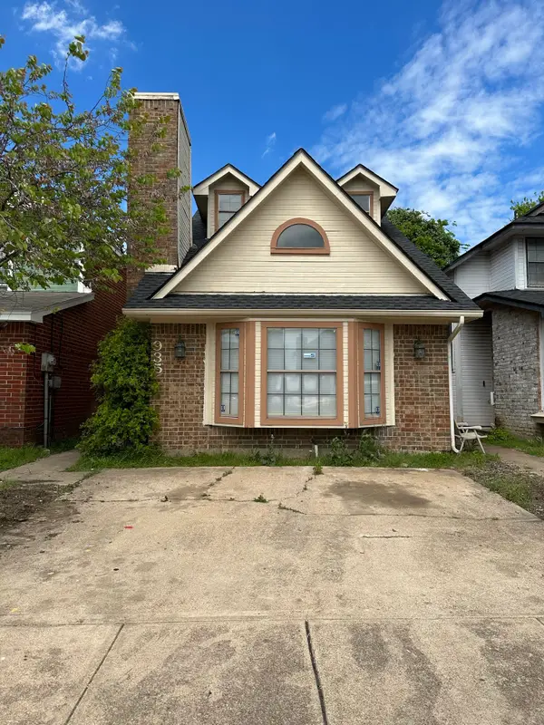935 Fairbanks Circle, Duncanville, TX 75137