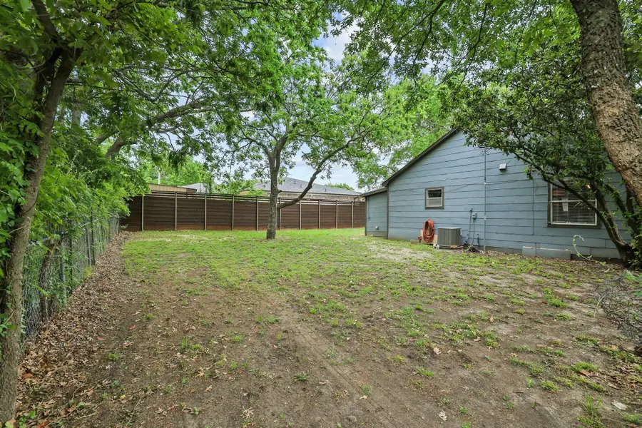 312 E Saunders Street, Trenton, TX 75490 - #3