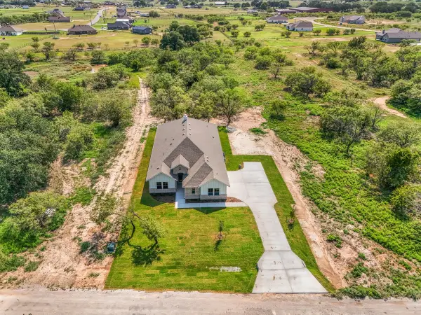 145 Tobiano Trace, Brock, TX 76087