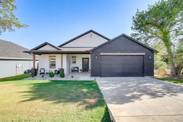 2217 Forest Hill Lane, Granbury, TX 76048