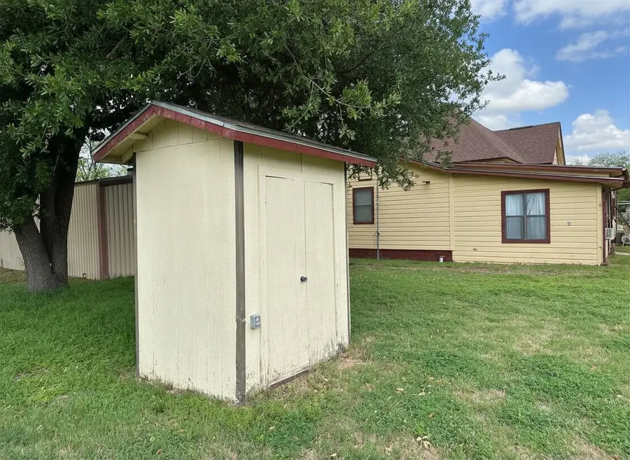 300 S Miller Street, Rising Star, TX 76471 - #3
