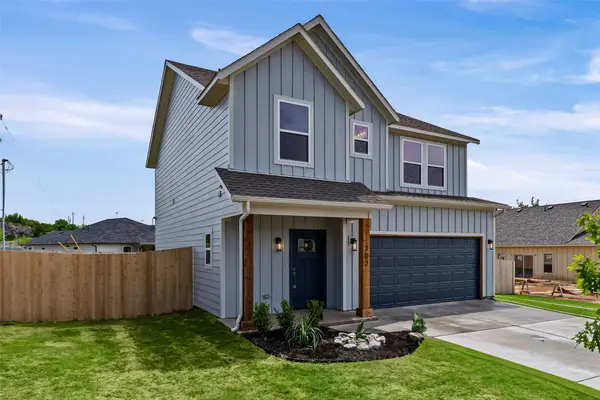 702 Perkins Court, Granbury, TX 76048