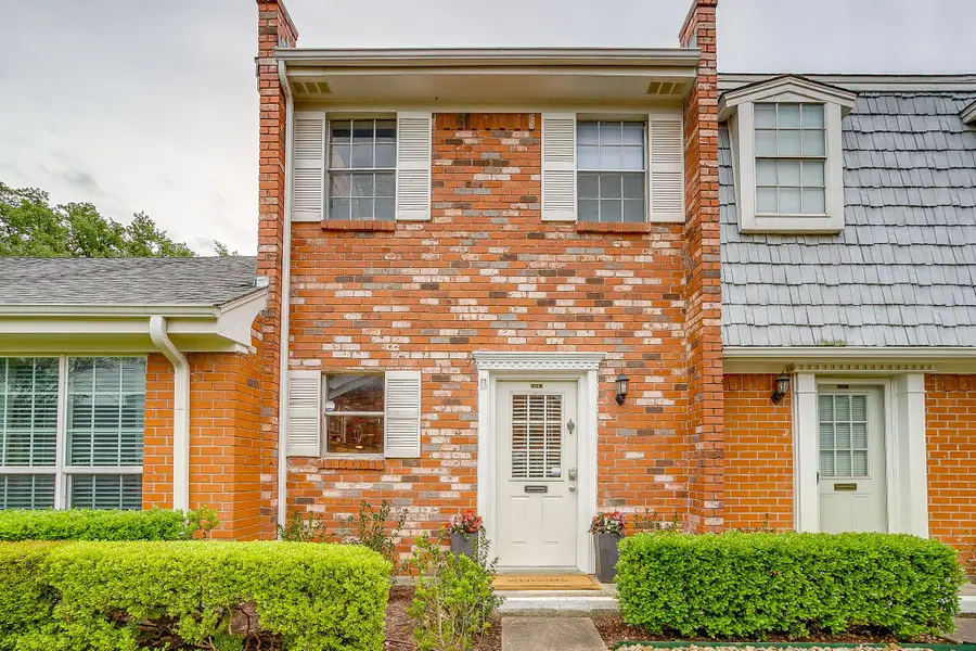1211 Roaring Springs Road, Fort Worth, TX 76114 - #2