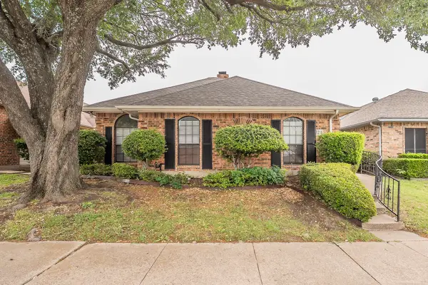 724 Ashbrook Drive, DeSoto, TX 75115