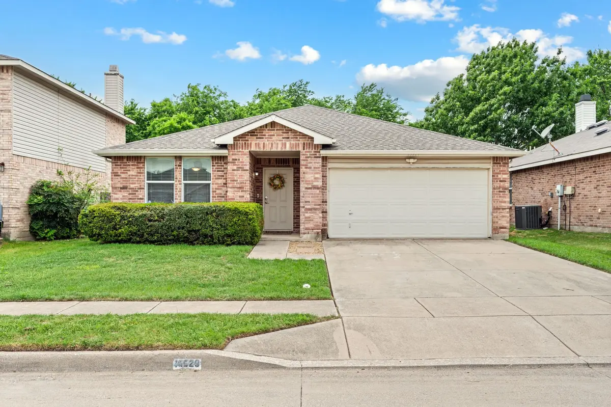16529 Woodside Drive, Justin Roanoke, TX 76247 - #1