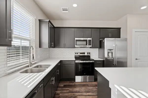 548 Edgewater Drive, Weatherford, TX 76087