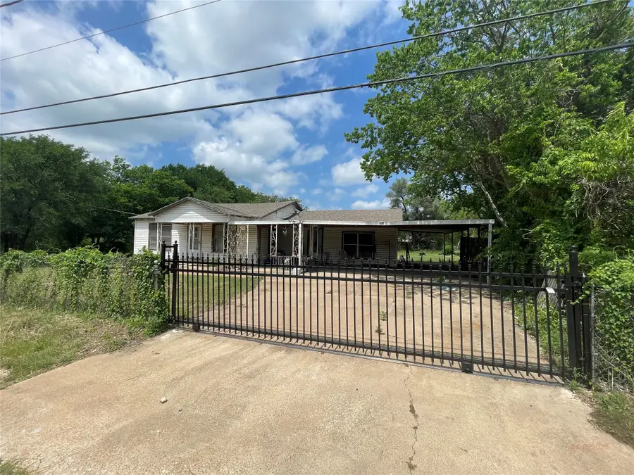 7008 Greenbriar Crescent Street, Lake Worth, TX 76135 - #2