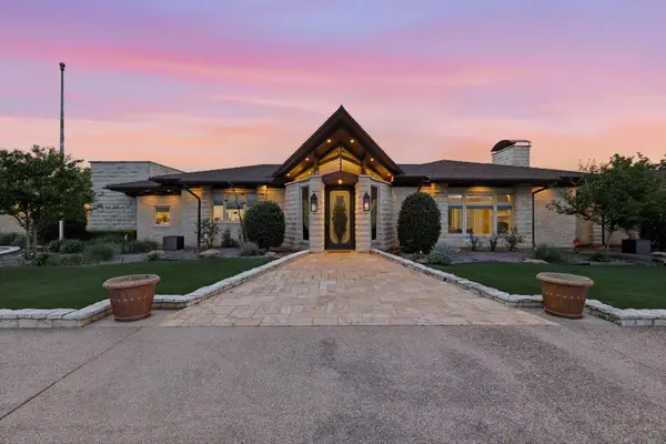2200 Winthrop Hill Road, Denton, TX 76226