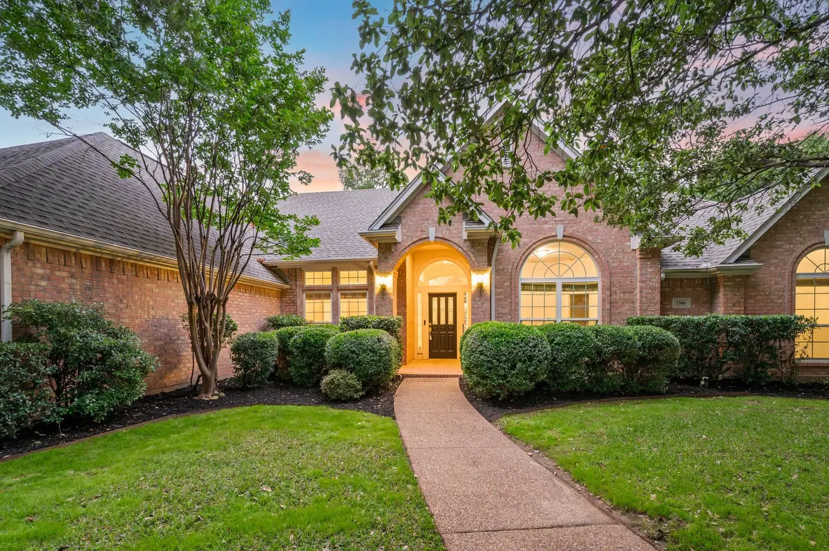 1306 Normandy Drive, Southlake, TX 76092 - #1