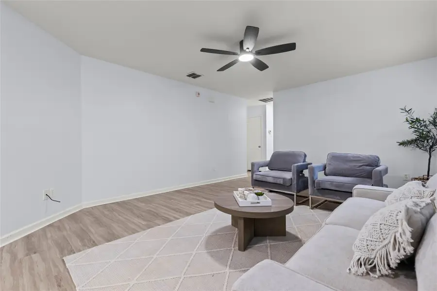 3028 Casa Bella Drive, Arlington, TX 76010 - #2