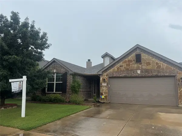 4720 Lazy Oaks Street, Fort Worth, TX 76244