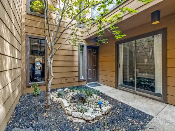 3139 Golden Oak, Farmers Branch, TX 75234