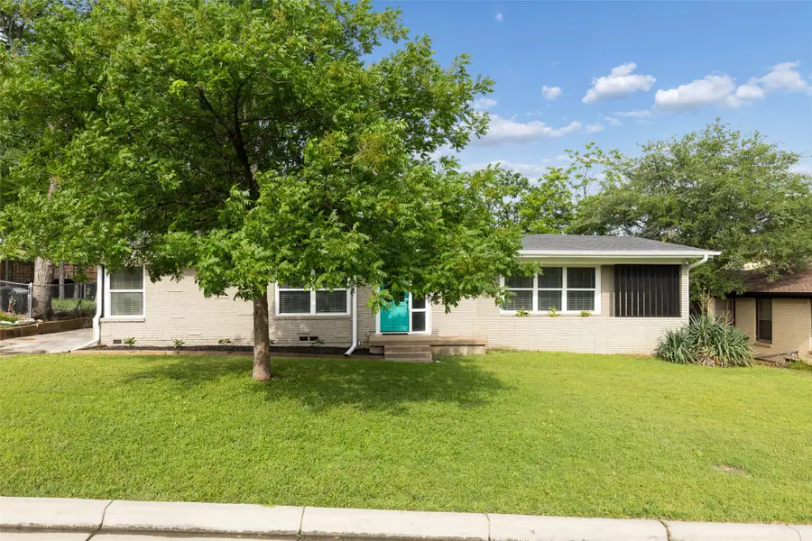 717 NW 6th Street, Grand Prairie, TX 75050 - #2