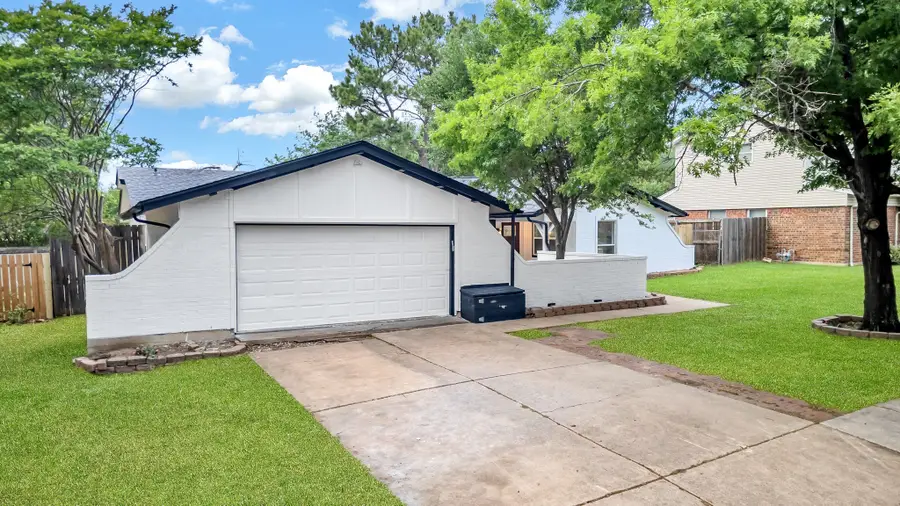 817 Savannah Way, Bedford, TX 76022 - #2
