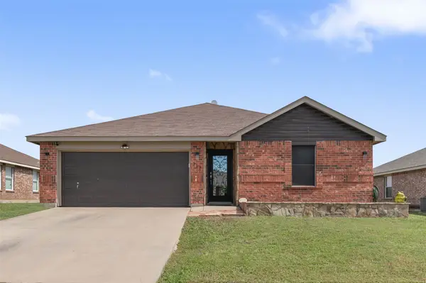 317 Quail Crossing Drive, Sanger, TX 76266