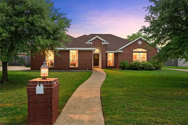 1041 Cheyenne Trail, Hewitt, TX 76643