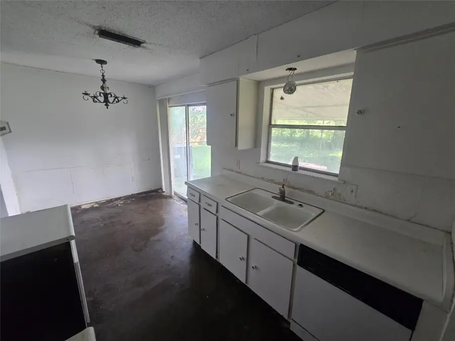 1608 Lee Street, Kaufman, TX 75142 - #3