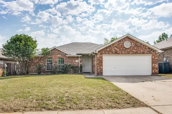 308 Rock Hill Drive, Crowley, TX 76036