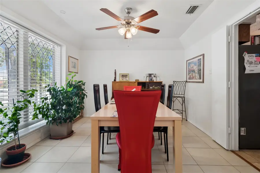 2024 Crooked Creek Lane, Arlington, TX 76006 - #2