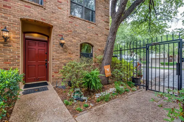 4307 Gilbert Avenue #102, Dallas, TX 75219