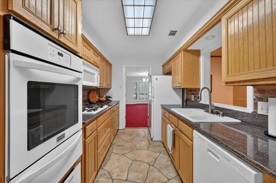 2105 Meadow Lane, Grand Prairie, TX 75050 - #3