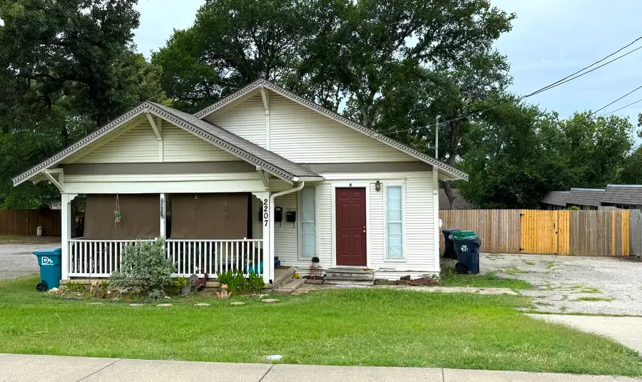 2207 N Elm Street, Denton, TX 76201 - #2