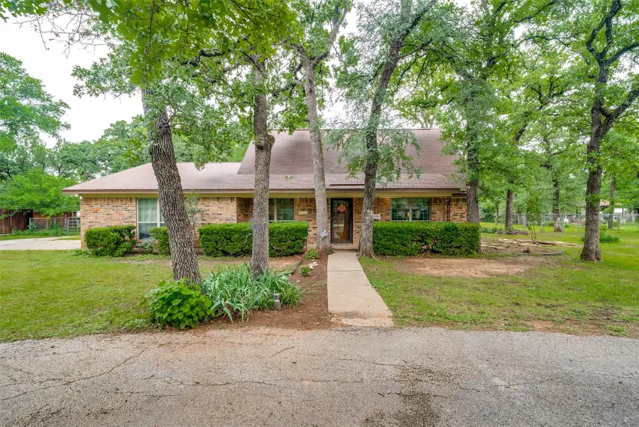 2009 Thousand Oaks Drive, Burleson, TX 76028 - #2