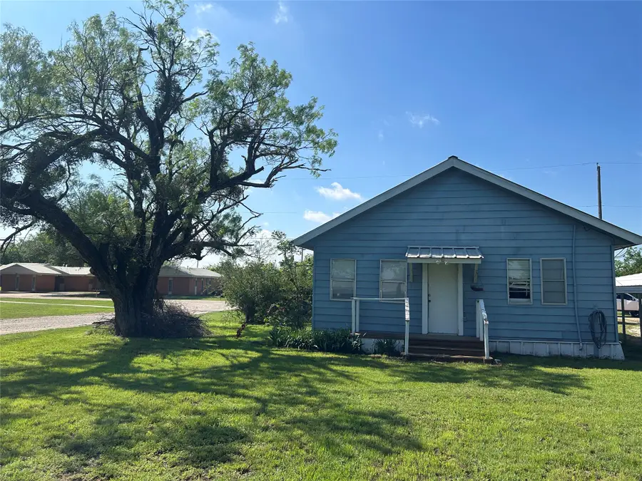 300 Harrison Avenue, Newcastle, TX 76372 - #2