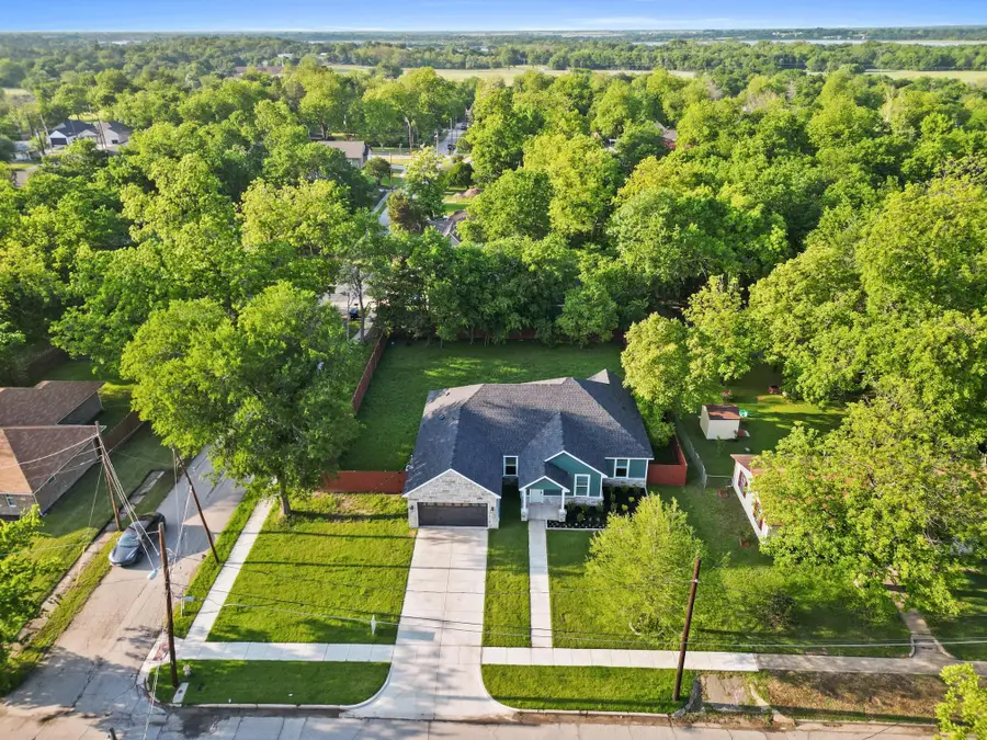 2822 Anderson Street, Greenville, TX 75401 - #3