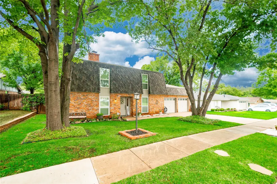 2121 Mountainview Drive, Hurst, TX 76054 - #3