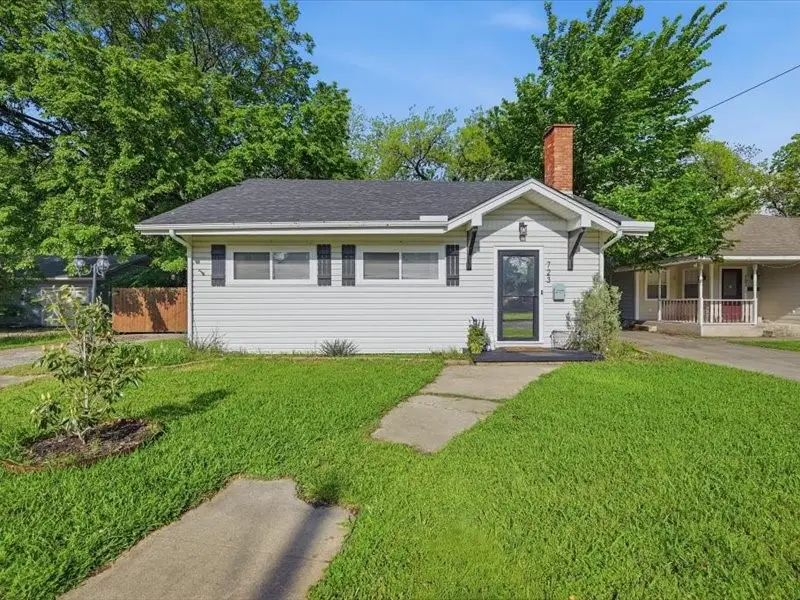 723 S Dixon Street, Gainesville, TX 76240 - #1