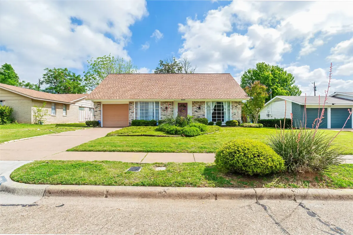 1220 Farnham Court E, Irving, TX 75062 - #1