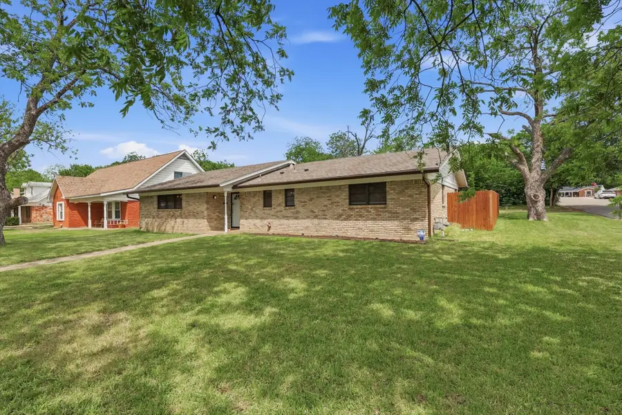 713 Waggoner Drive, Arlington, TX 76013 - #2