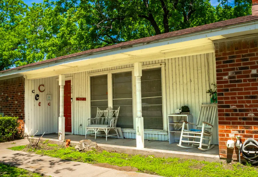 200 E San Saba Street, Wortham, TX 76693 - #3