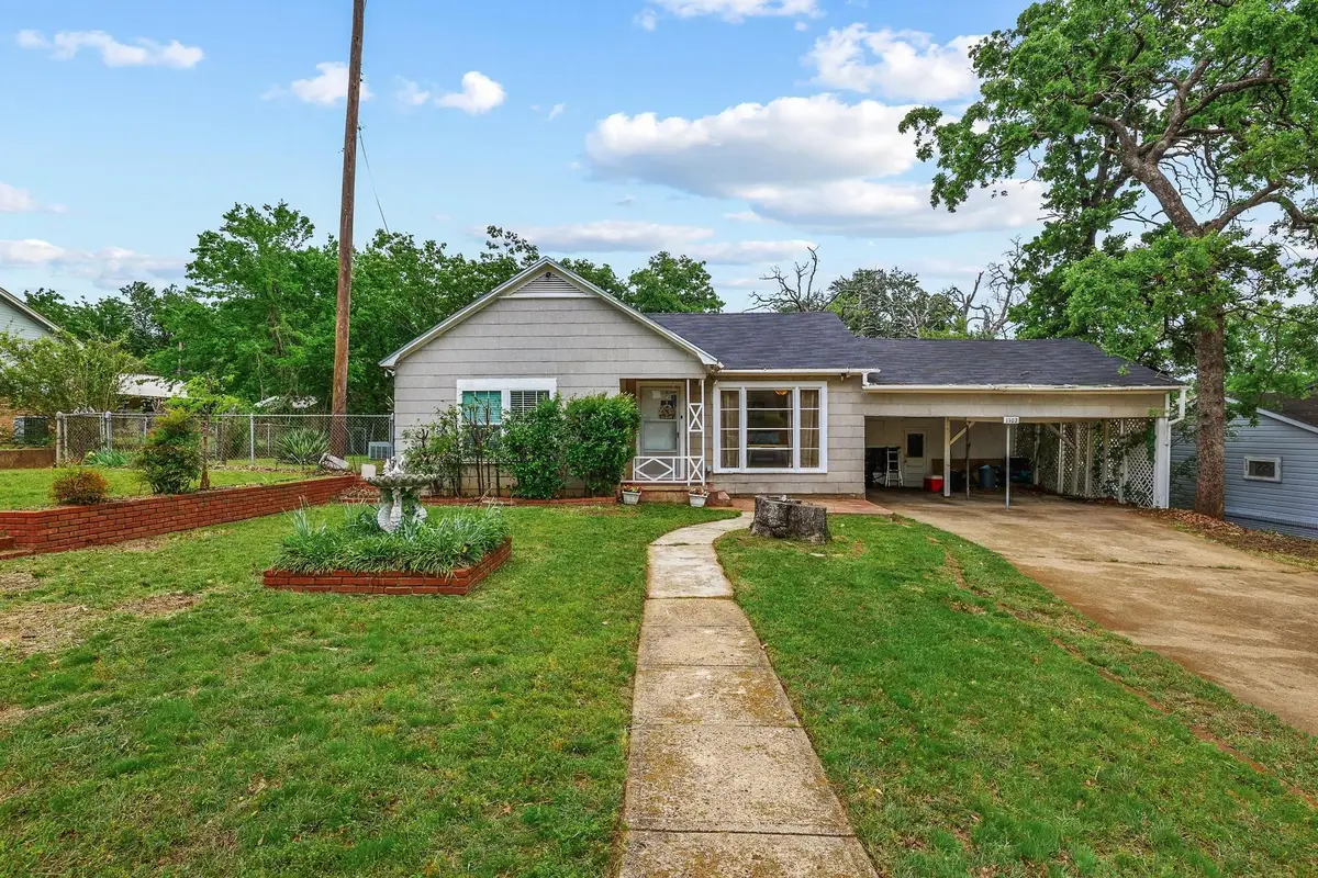 1107 W Hull Street, Denison, TX 75020 - #1