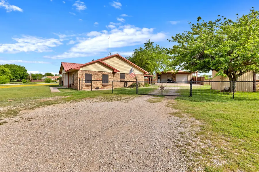 170 Clover Lane, Decatur, TX 76234 - #2
