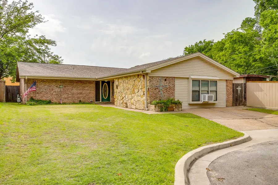 211 Cottonwood Street, Weatherford, TX 76086 - #2
