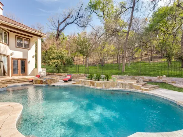 1608 Rivercrest Court, Fort Worth, TX 76107