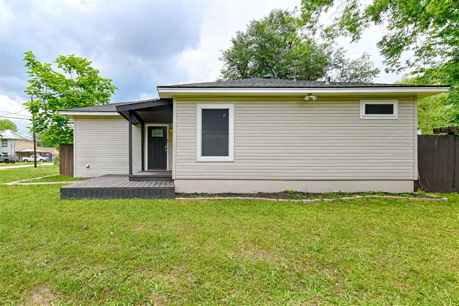 1700 S Jefferson Street, Kaufman, TX 75142 - #2