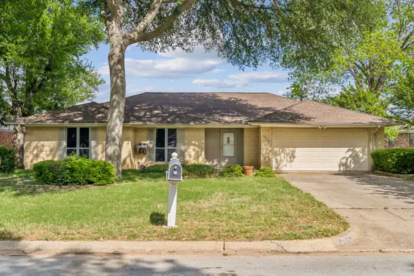 7016 Briardale Drive, North Richland Hills, TX 76182