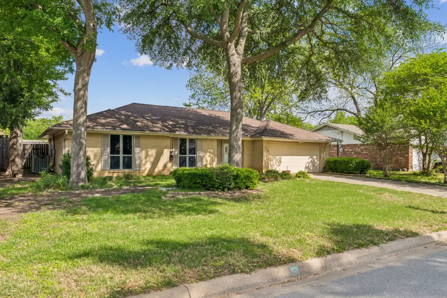 7016 Briardale Drive, North Richland Hills, TX 76182 - #2
