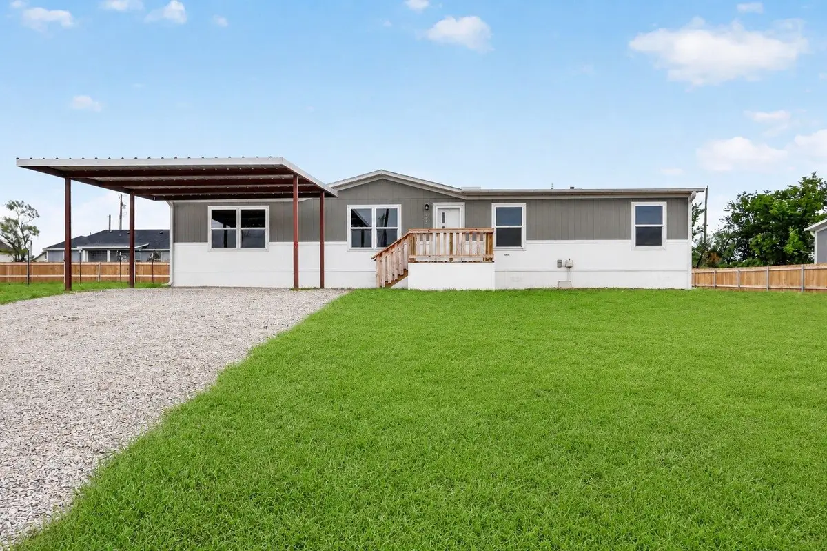 215 Overland Trail, Bridgeport, TX 76426 - #1