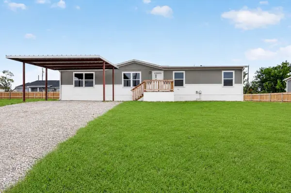 215 Overland Trail, Bridgeport, TX 76426