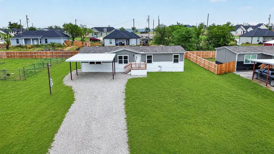 215 Overland Trail, Bridgeport, TX 76426 - #2