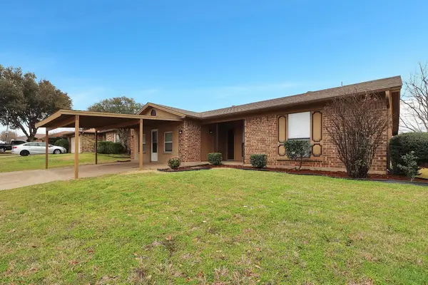 6632 Valley View Drive, Watauga, TX 76148