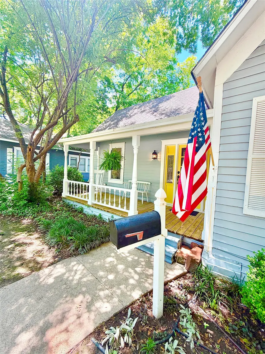 725 Bolivar Street, Denton, TX 76201 - #2